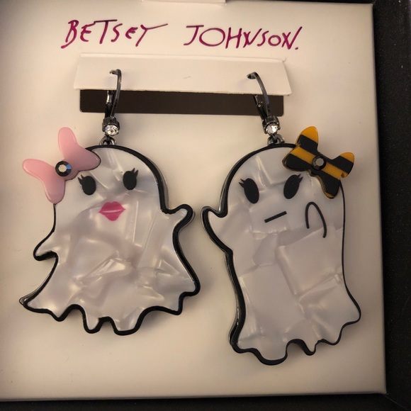 Betsey Johnson Hematite Tone & White Acrylic Ghost Mismatch Drop Earrings NIB - Picture 1 of 12